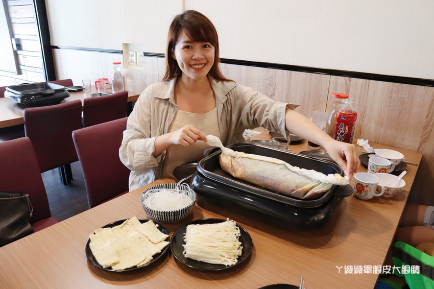 新竹巨城附近美食推薦！紙包魚天府之國，一個人也可以吃香辣帶勁的四川料理