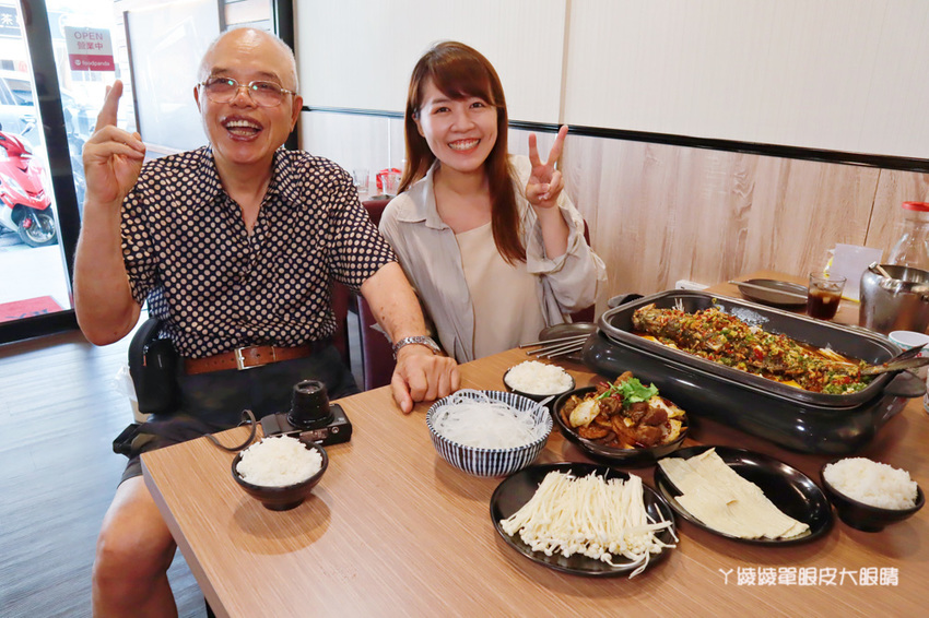 新竹巨城附近美食推薦!紙包魚天府之國,一個人也可以吃香辣帶勁的四川料理