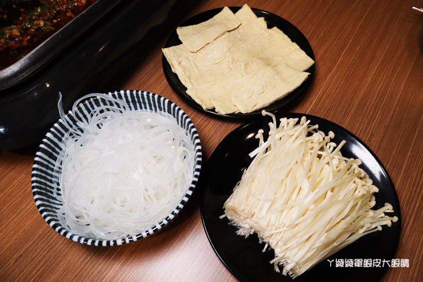 新竹巨城附近美食推薦！紙包魚天府之國，一個人也可以吃香辣帶勁的四川料理