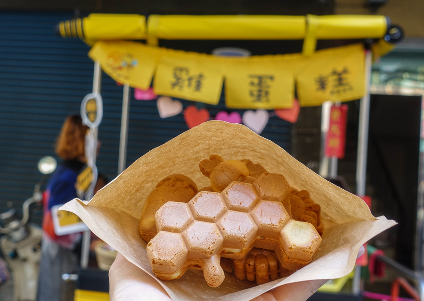 [高雄雞蛋糕推薦]小貝bee脆皮雞蛋糕-超可愛蜜蜂造型雞蛋糕!脆皮QQ口感超特別 - 美食好芃友