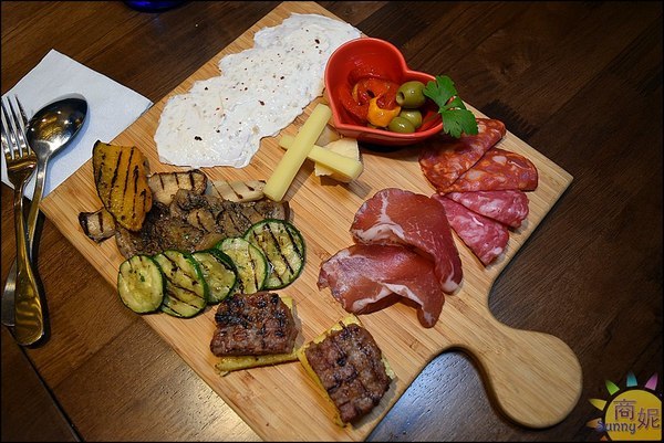 Pizzeria L'angolo角度義棧:台中南屯義式料理。角度義棧。黎明新村新亮點 餐點道地連義大利人都說讚 平日午餐還有披薩吃到飽