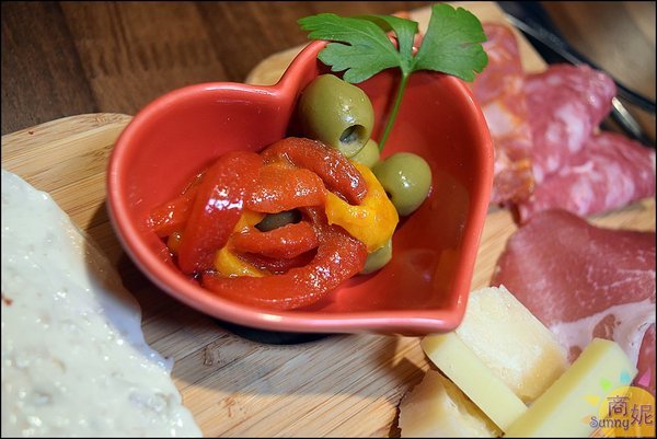 Pizzeria L'angolo角度義棧:台中南屯義式料理。角度義棧。黎明新村新亮點 餐點道地連義大利人都說讚 平日午餐還有披薩吃到飽