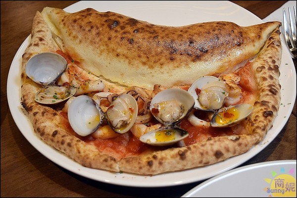 Pizzeria L'angolo角度義棧:台中南屯義式料理。角度義棧。黎明新村新亮點 餐點道地連義大利人都說讚 平日午餐還有披薩吃到飽