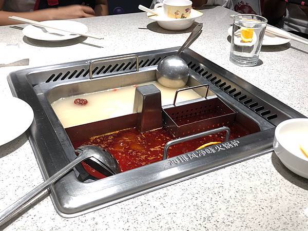 [ 桃園火鍋 ] 海底撈桃園台茂店 /桃園火鍋推薦/台茂購物中心美食火鍋