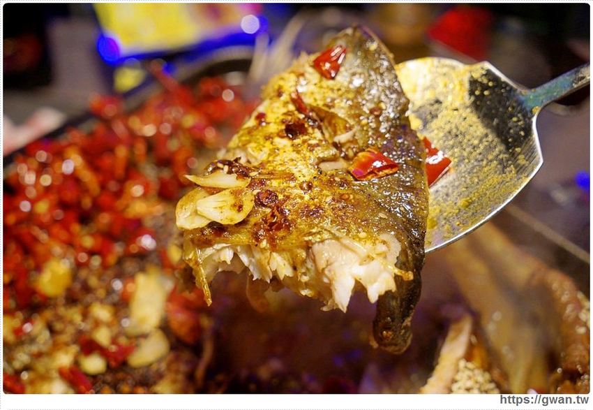 水貨炭火烤魚大里 台中烤魚火鍋