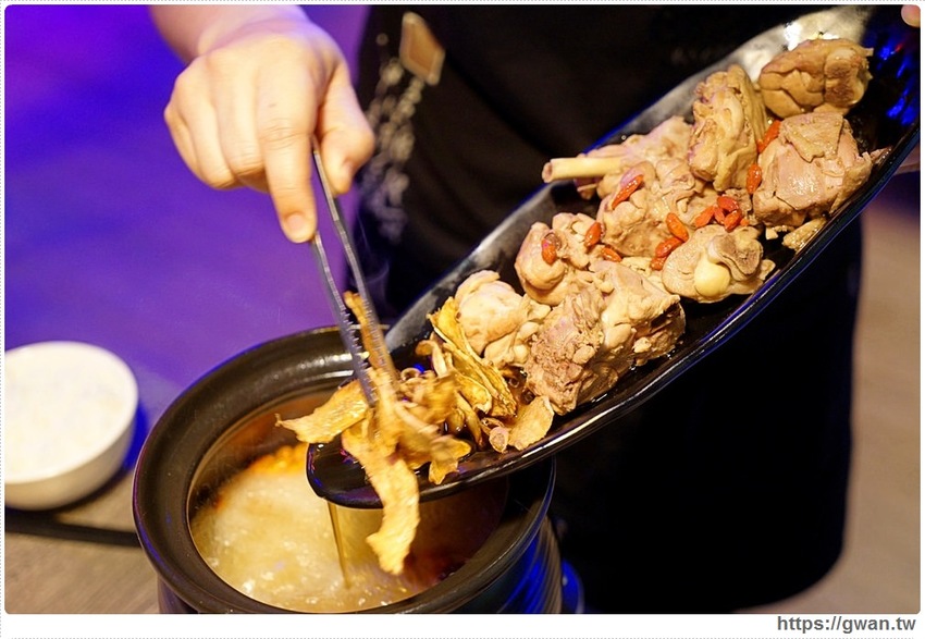 水貨炭火烤魚大里 台中烤魚火鍋