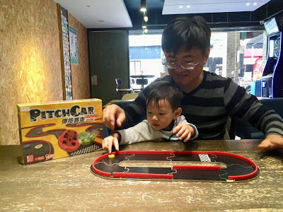 [高雄生活] 桌癮桌遊休閒空間｜高雄最大桌遊店，高達600多款桌遊任你選，適合各種年齡層同樂休閒的好地方！