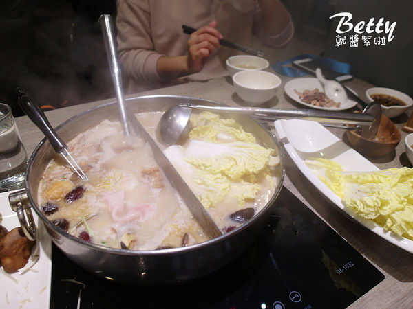 20190129粵式豬肚雞煲鍋 (61).jpg