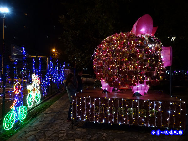 智慧豬-2019龜山燈區 (2).jpg