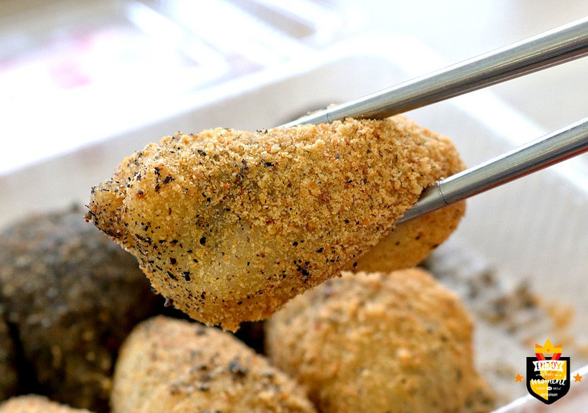 台南麻糬／每日限量晚來吃不到／隱藏版攤位只賣早上／堅持天然無防腐劑／當天備料純手工製作／銅板美食古早味點心