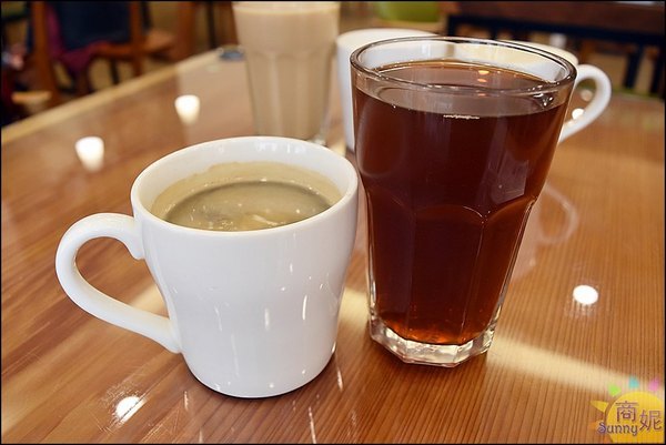 創意廚房 x 瓜瓜園-黎明店：台中南屯超值早午餐。創意廚房。友善食材健康溯源餐廳 擺盤豐盛附飲料只要200多