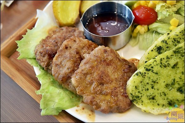 創意廚房 x 瓜瓜園-黎明店：台中南屯超值早午餐。創意廚房。友善食材健康溯源餐廳 擺盤豐盛附飲料只要200多