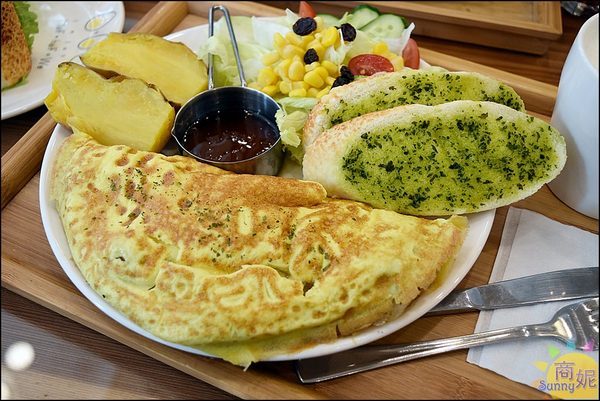 創意廚房 x 瓜瓜園-黎明店：台中南屯超值早午餐。創意廚房。友善食材健康溯源餐廳 擺盤豐盛附飲料只要200多