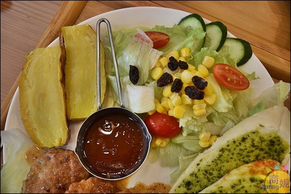 創意廚房 x 瓜瓜園-黎明店：台中南屯超值早午餐。創意廚房。友善食材健康溯源餐廳 擺盤豐盛附飲料只要200多