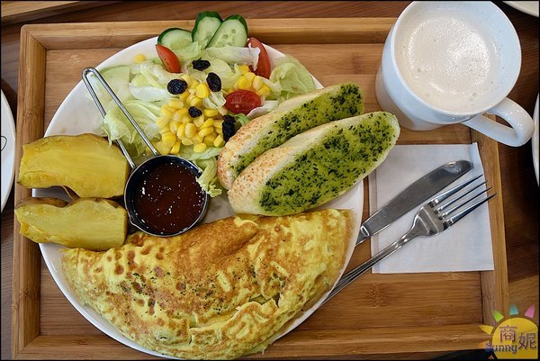 創意廚房 x 瓜瓜園-黎明店：台中南屯超值早午餐。創意廚房。友善食材健康溯源餐廳 擺盤豐盛附飲料只要200多