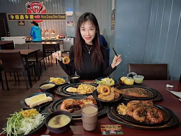 【高雄】楠梓美食 牛鼎鑫 被牛排耽誤的炸雞店！排餐260元起