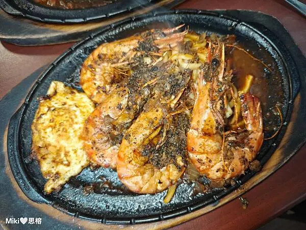 【高雄】楠梓美食 牛鼎鑫 被牛排耽誤的炸雞店！排餐260元起