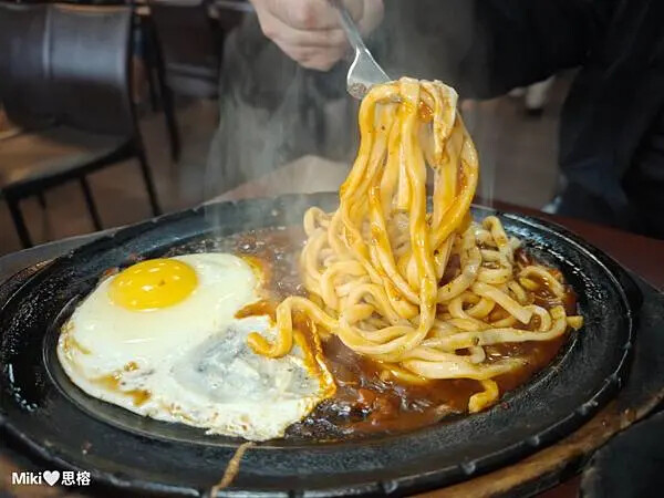 【高雄】楠梓美食 牛鼎鑫 被牛排耽誤的炸雞店！排餐260元起