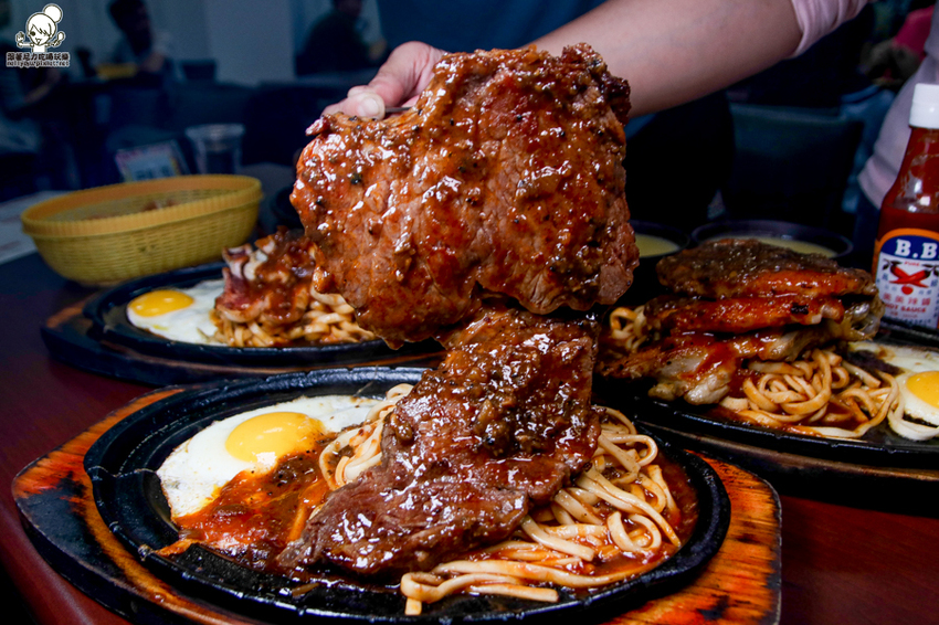 高雄平價牛排 鐵板牛排 好吃牛排 厚切 高雄美食