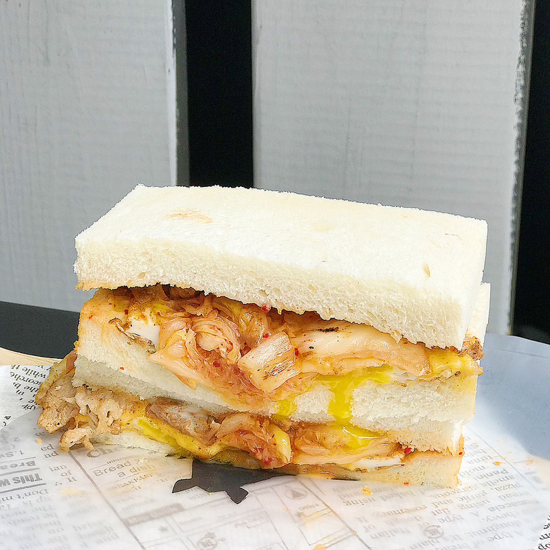 ♚台北中山美食♚犀牛犀牛吐司捲餅專売店。中山區早午餐推薦。中山區下午茶推薦。當日配送的新鮮吐司，滋味讓人難忘呀