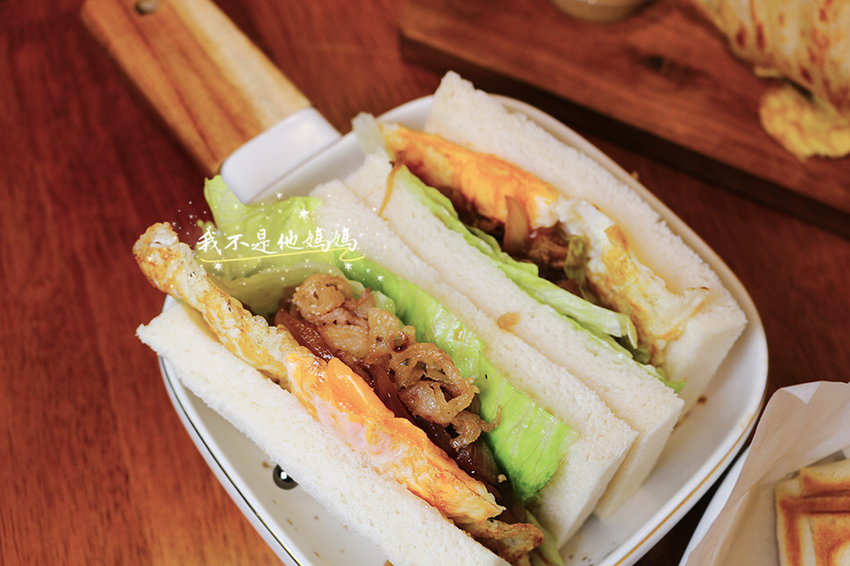 犀牛犀牛肉蛋吐司,南京復興美食,南京復興早午餐,我不是他媽媽,台北熱門早午餐,早餐吃什麼,早餐吃麥片,戶戶送,鐵板捲餅,奶香芋泥肉鬆