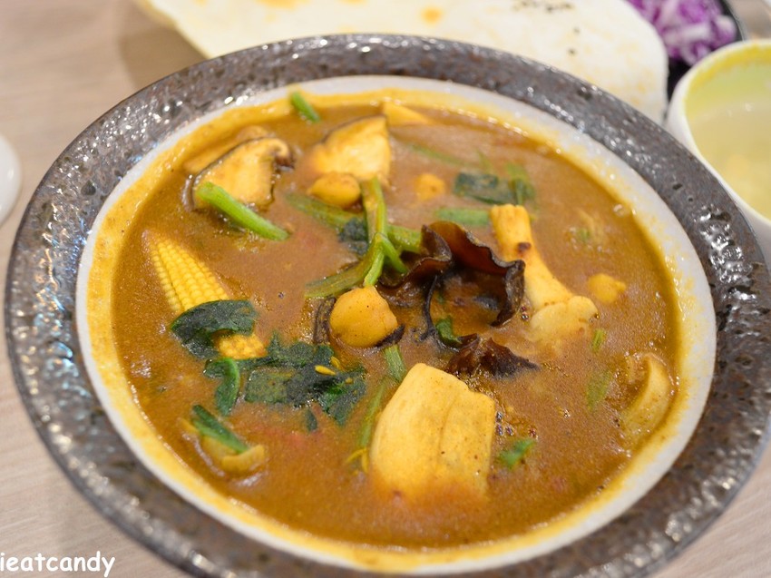 員林美食_No.20│員林基督教附近美食，純天然製作的蔬食咖哩，配料超豐富~ - 愛伊特candy的分享樂園