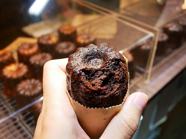 Delle bakery 德麗烘焙坊 逢甲:Delle bakery 德麗烘焙坊 逢甲-誰說夜市只能買小吃 經典法式甜點這邊也吃得到 酥脆外殼搭配濕潤口感 所有口味都給我包起來