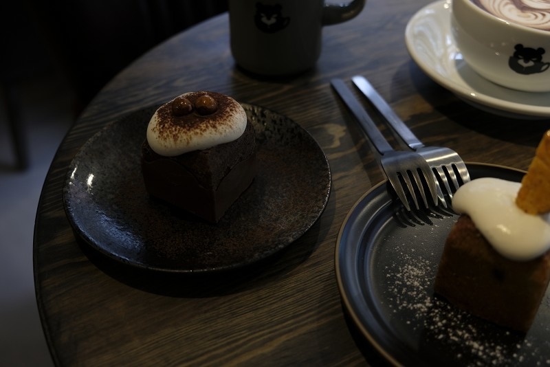 【台北｜南京三民站】Shawn Coffee＿正方形的磅蛋糕外型先得一百分＿美麗的拉花圖案捨不得喝