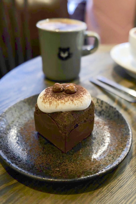 【台北｜南京三民站】Shawn Coffee＿正方形的磅蛋糕外型先得一百分＿美麗的拉花圖案捨不得喝