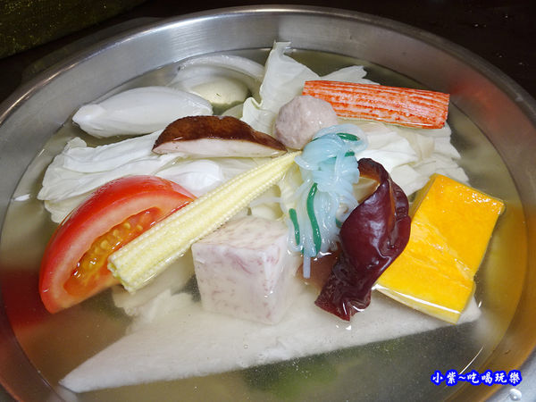 菜盤-八方悅鍋物新莊四維店 (1).jpg