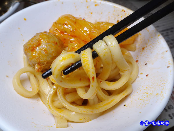 麻辣烏龍麵-八方悅鍋物新莊四維店.jpg