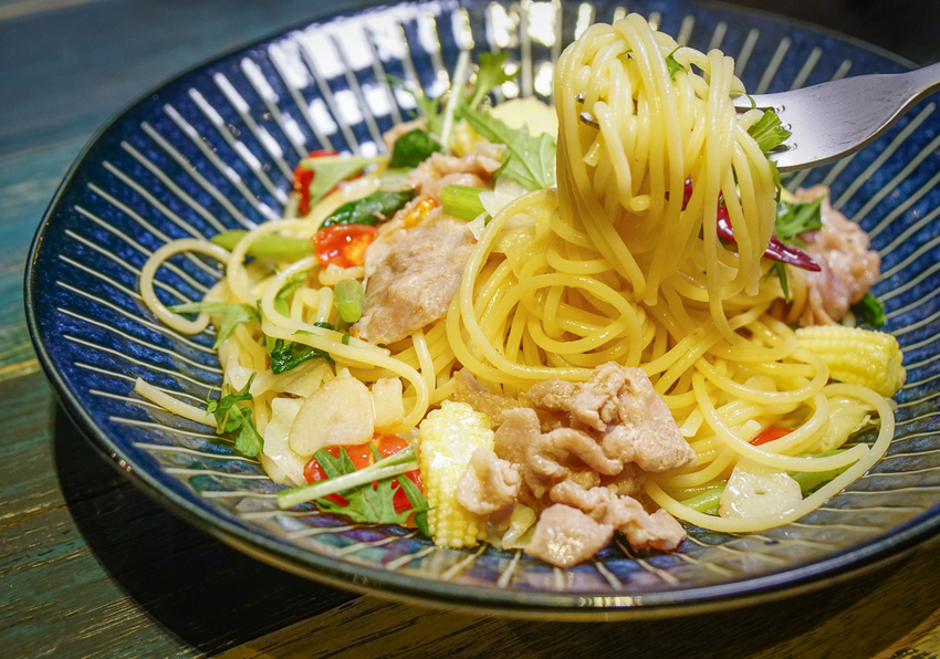 [高雄駁二美食]KYOMO PASTA義大利麵専売-彩色老屋品嘗日籍師傅好手藝 - 美食好芃友