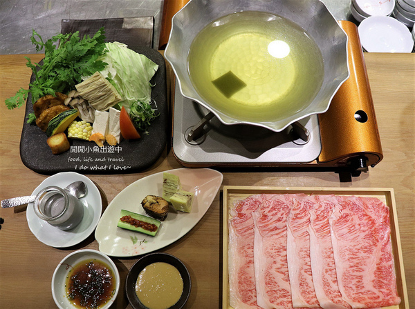 利休日本料理:【大安區餐廳】利休日本料理。A5黑毛銘柄和牛涮涮鍋、和牛握壽司套餐,科技大樓站美食餐廳,遠企商圈