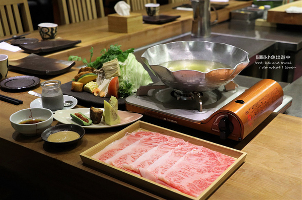 利休日本料理:【大安區餐廳】利休日本料理。A5黑毛銘柄和牛涮涮鍋、和牛握壽司套餐,科技大樓站美食餐廳,遠企商圈