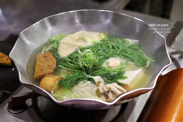 利休日本料理:【大安區餐廳】利休日本料理。A5黑毛銘柄和牛涮涮鍋、和牛握壽司套餐,科技大樓站美食餐廳,遠企商圈