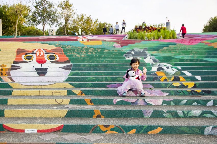 【玩樂.台中】太平景點/921震災紀念公園~台中最長的磨石子溜滑梯在這裡,挑戰速度與刺激感,遛小孩熱門景點