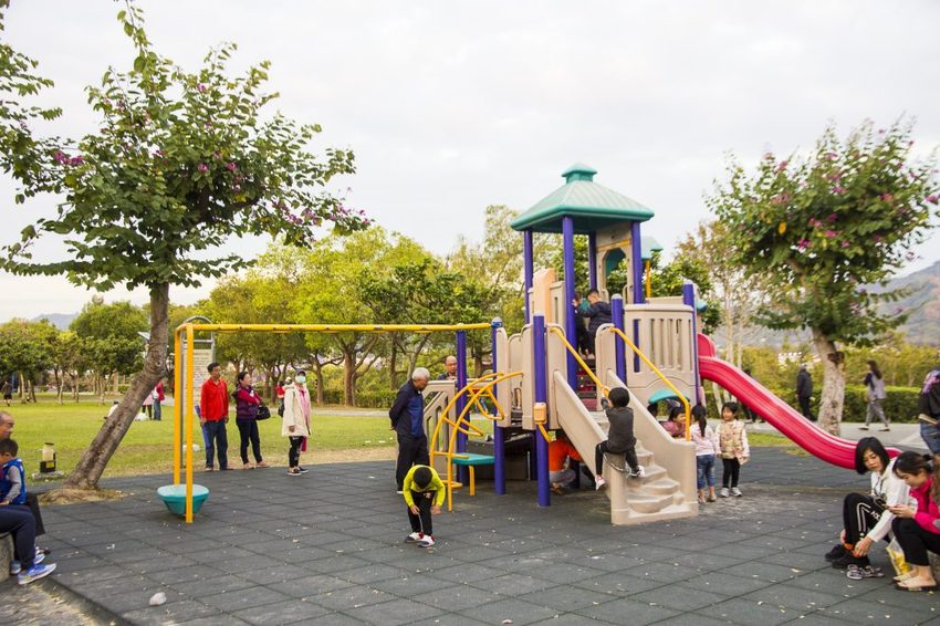 【玩樂.台中】太平景點/921震災紀念公園~台中最長的磨石子溜滑梯在這裡,挑戰速度與刺激感,遛小孩熱門景點