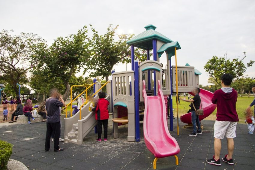 【玩樂.台中】太平景點/921震災紀念公園~台中最長的磨石子溜滑梯在這裡,挑戰速度與刺激感,遛小孩熱門景點