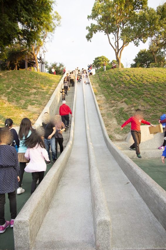 【玩樂.台中】太平景點/921震災紀念公園~台中最長的磨石子溜滑梯在這裡,挑戰速度與刺激感,遛小孩熱門景點