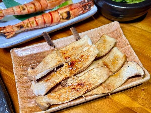 東區必訪居酒屋!小串堂燒鳥料理,地道日式氛圍與清酒絕配。