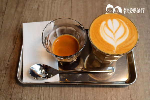 巷光咖啡:宜蘭羅東-巷光咖啡|隱藏於市場巷弄內的精品咖啡來份甜點和下午茶