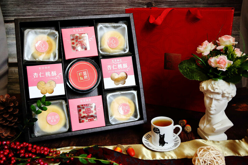 【2023中秋月餅推薦】紅豆食府中秋禮盒搶先看,月餅師傅手工 【2023中秋月餅推薦】紅豆食府中秋禮盒搶先看,月餅師傅手工