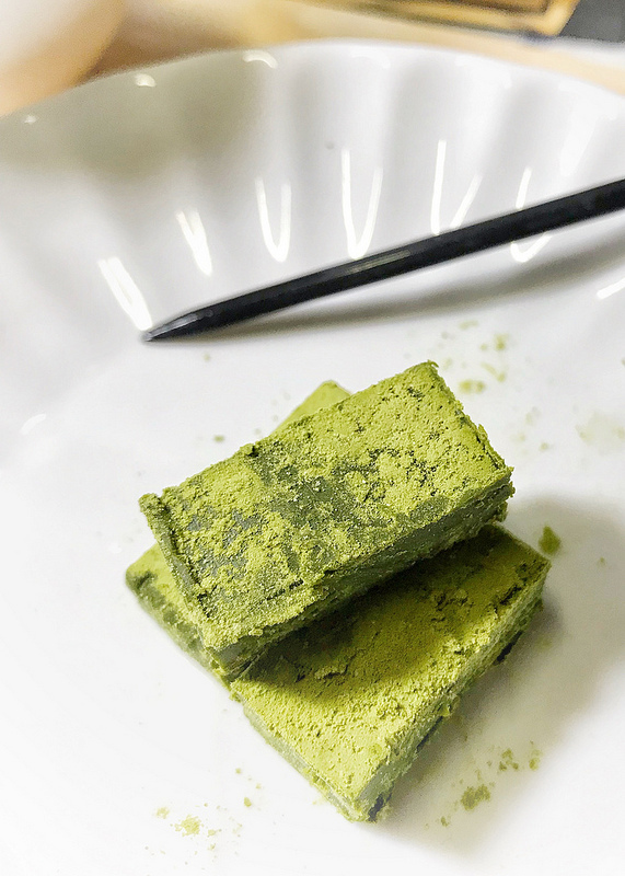 ♚宅配點心♚台南起士公爵。靜岡極濃抹茶生巧克力。生巧克力推薦。濃郁的苦甜滋味讓人回味，今年情人節我只想這樣寵愛自己