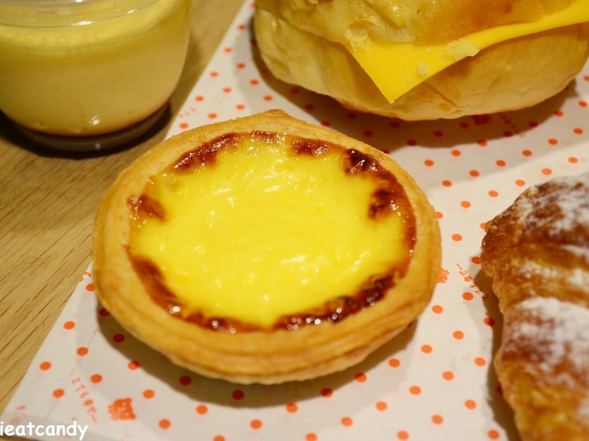 員林美食_港心 冰火菠蘿油專賣店│員林火車站內甜點推薦!下午茶來上一顆酥脆菠蘿油及一杯飲料!超滿足~ - 愛伊特candy的分享樂園