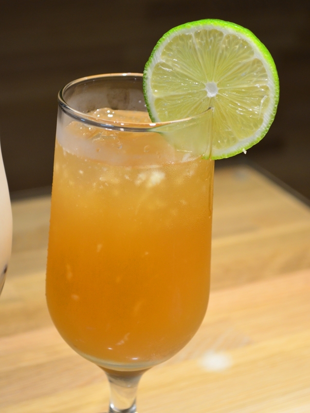 員林美食_港心 冰火菠蘿油專賣店│員林火車站內甜點推薦!下午茶來上一顆酥脆菠蘿油及一杯飲料!超滿足~ - 愛伊特candy的分享樂園