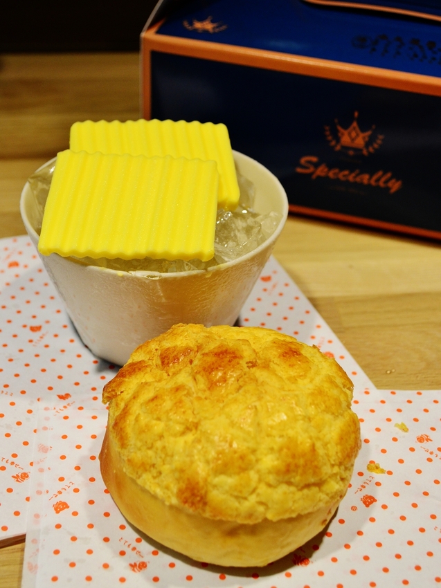 員林美食_港心 冰火菠蘿油專賣店│員林火車站內甜點推薦!下午茶來上一顆酥脆菠蘿油及一杯飲料!超滿足~ - 愛伊特candy的分享樂園