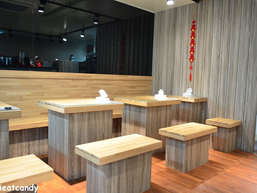 員林美食_港心 冰火菠蘿油專賣店│員林火車站內甜點推薦!下午茶來上一顆酥脆菠蘿油及一杯飲料!超滿足~ - 愛伊特candy的分享樂園