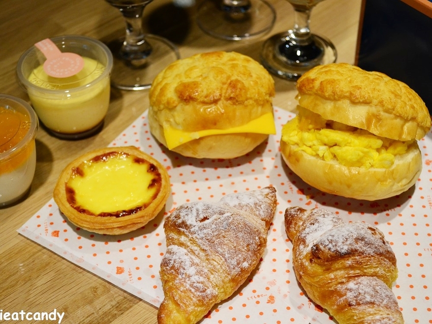 員林美食_港心 冰火菠蘿油專賣店│員林火車站內甜點推薦!下午茶來上一顆酥脆菠蘿油及一杯飲料!超滿足~ - 愛伊特candy的分享樂園