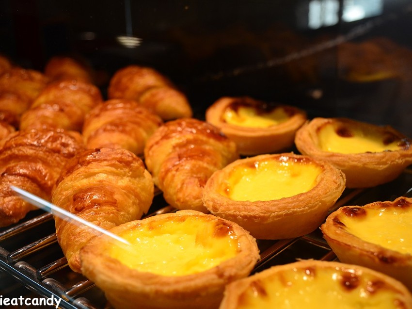 員林美食_港心 冰火菠蘿油專賣店│員林火車站內甜點推薦!下午茶來上一顆酥脆菠蘿油及一杯飲料!超滿足~ - 愛伊特candy的分享樂園