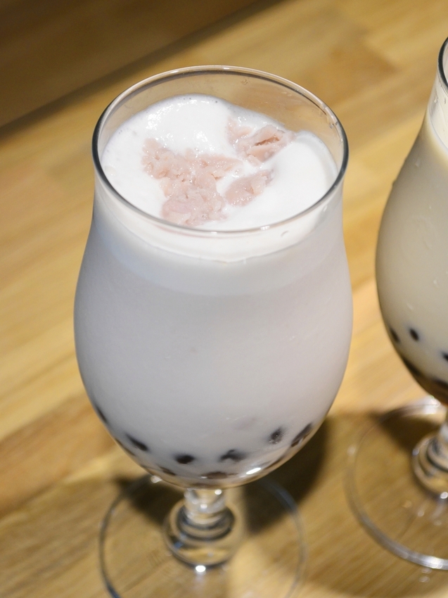 員林美食_港心 冰火菠蘿油專賣店│員林火車站內甜點推薦!下午茶來上一顆酥脆菠蘿油及一杯飲料!超滿足~ - 愛伊特candy的分享樂園